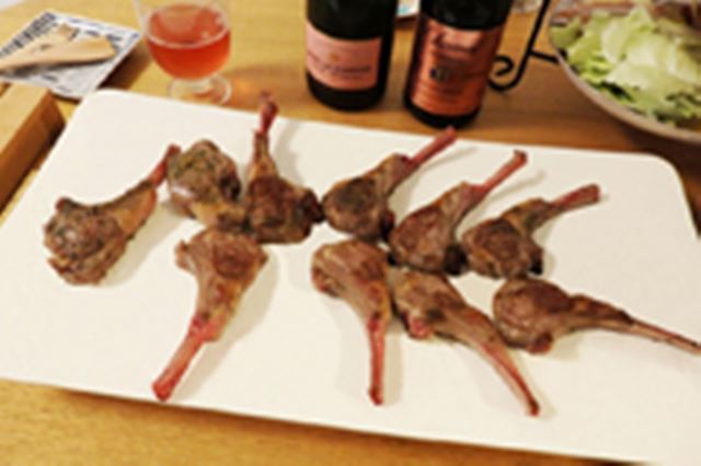 おしゃれ過ぎる“白い”ホットプレート「テーブルグリル ピュア」は焼き具合もバツグン!