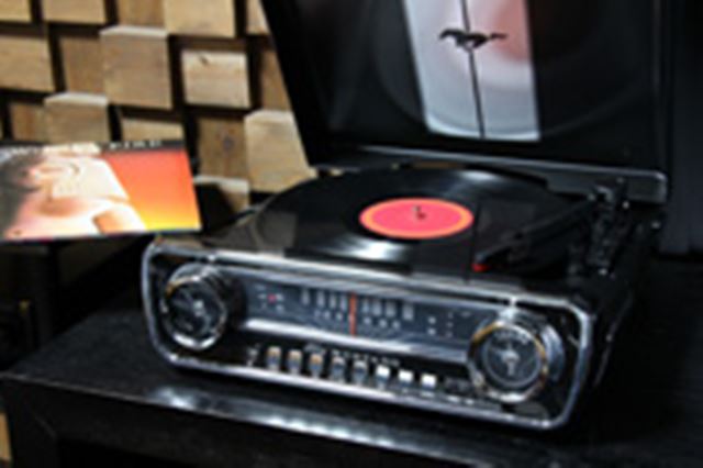 ION Audio ミュージックプレーヤー Mustang LP レコード 2017年製 中古 ION Audio Mustang LP 価格比較 - 価格.com