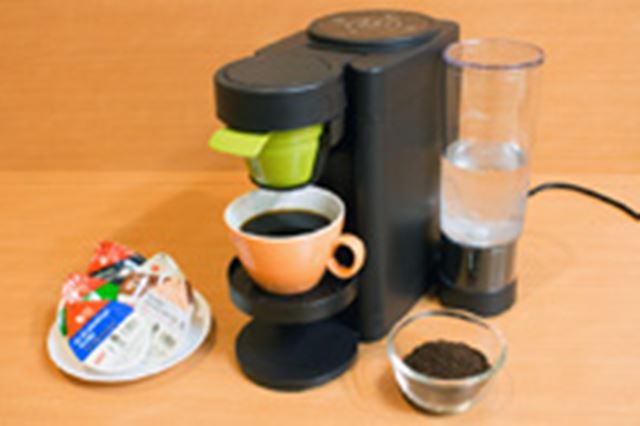 1���~�ȉ��̃R�[�q�[���[�J�[���Ă��������́H ���R���p�N�g��2Way���uACV-A100�v���g���Ă݂�