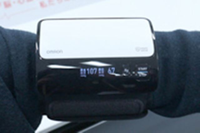 オムロン HEM-7600T-BK [ブラック] 価格比較 - 価格.com