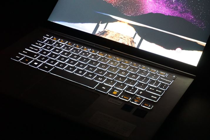 L[{[hɂobNCg𓋍ځB͈Ԗ邢ԁBÏłłȂłĂ