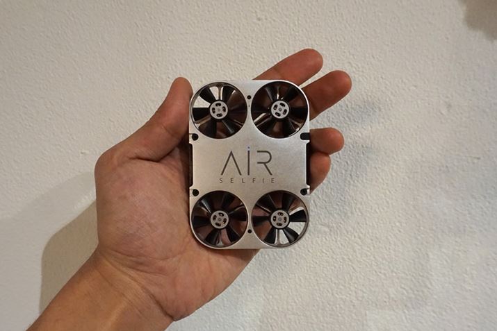 uAirSelfiev́A67.4ij×94.5isj×10.6ijmm̎̂ЂTCYŏdʂ61g