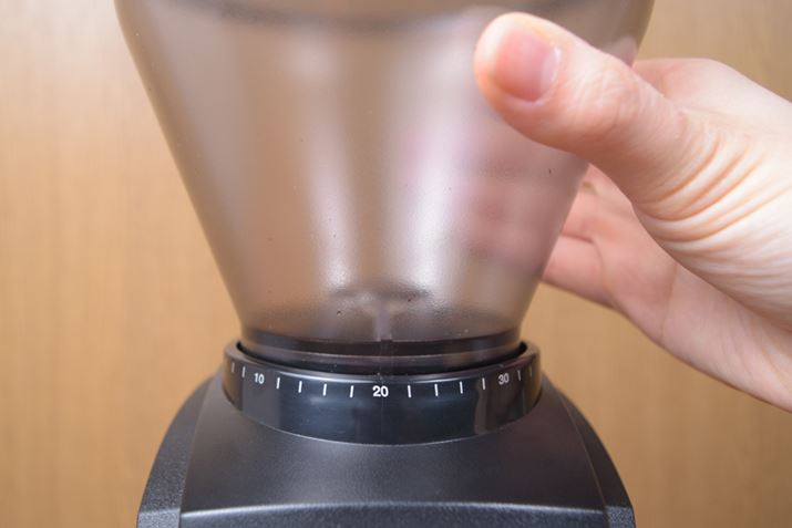 _C̖ڐȂzbp[̂EɃNNƉ񂵂āAx𒲐