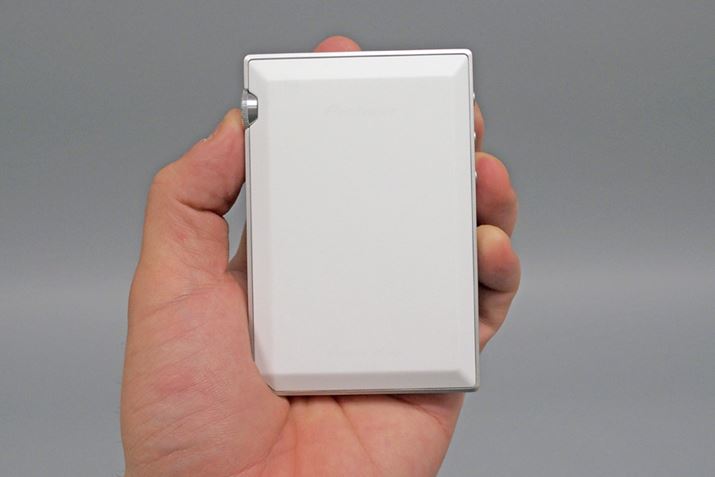 fUCʂł́A{̔wʂقȂĂADP-S1̓V{HAXDP-30R̓ccƂdオɂȂĂ