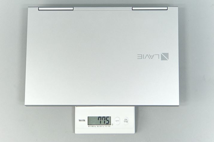 ��769g�Ƃ����y�����E����HZ350/GA�B��������775g���������A����ł��\���y��