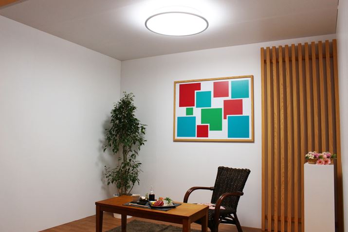 `tH̐݌vƂ邱ƂŁAV䂩茳܂ŕŜ𖾂邭Ƃ点̂|Cg