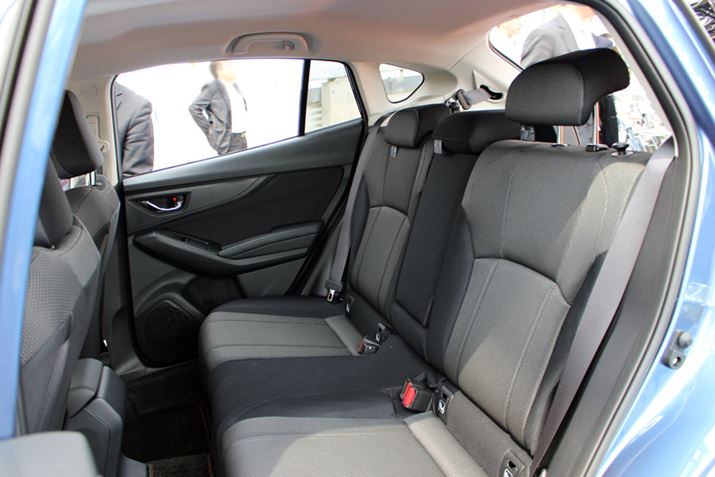 ���A�V�[�g�̓��b�O�X�y�[�X���O���f�����27mm�قǍL�����Ă���