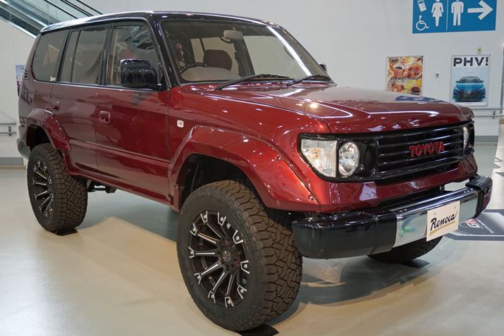 90nhN[U[vhguCOLOR BOMBvB^̃^C𑕒A͋Ă