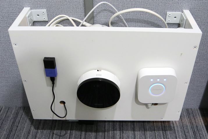 ̋̕ǂɔtꂽXIoTfoCXB̊ۂfoCXuIRemoconv