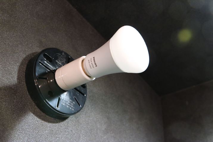 L̕ǂɂݒuĂuPhilips Huev