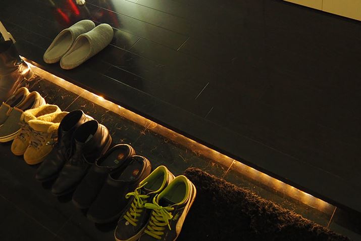 Ƃ炷悤ɏƖgƁAÂƂCƂ炵Ăĕ֗ł