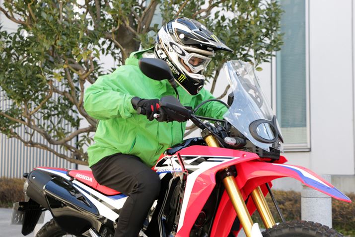 �ʐ^�̂悤�ɏ�̂�Ⴍ���ď��΁A���ւ̋�C��R������A���Ȃ���K�Ƀ��C�f�B���O�ł���