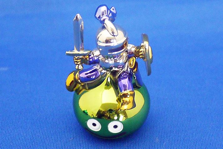 �u�X���C���i�C�g�v�͑S����5.5cm�B�X���C����̃i�C�g���悭�ł��Ă��܂�