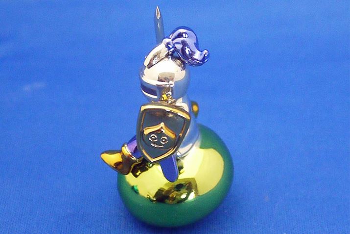 ���̖͗l�Ȃǂ��ׂ����ł��Ă��܂��B�d�ʂ�159g����܂�