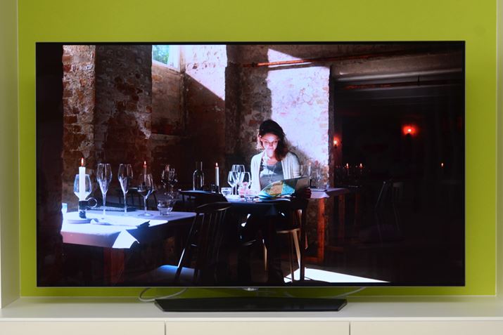 i.com̔^erJeS[ŏʂɃNCLGGNgjNX́uOLED55B6Pv