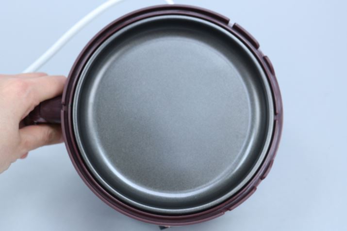 �����ڂ̓z�b�g�v���[�g���̂��̂ł����A���a�͖�16cm�Ƃ����~�j�T�C�Y