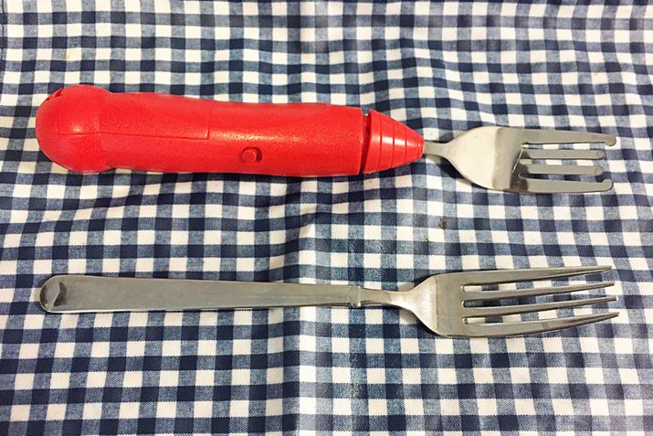 ʂ̃tH[NƔׂƁAuTwirling Spaghetti Forkv͎肪傫߂ł&#12316;