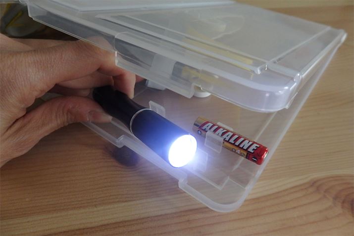 ΑɂLEDCgƗ\̊dr̊i[ꏊ܂