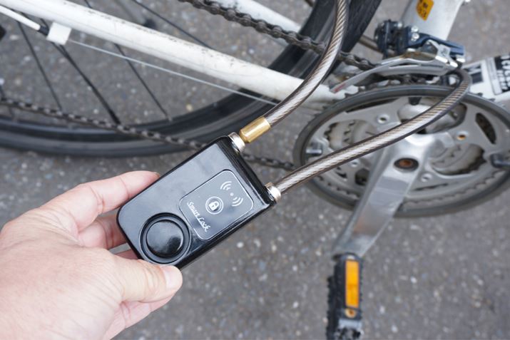 ܂͎]Ԃ̃t[C[ʂĖ{̂̃RlN^ɑ}݂܂