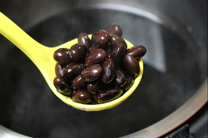 M҂mʊԂɕeBӂƂĂAH̐݋ł