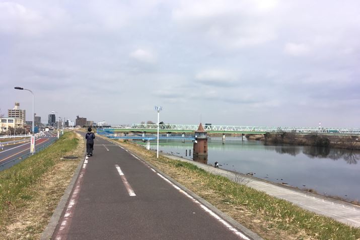 ǂ݂OɃg[jOv𗧂Ă悤