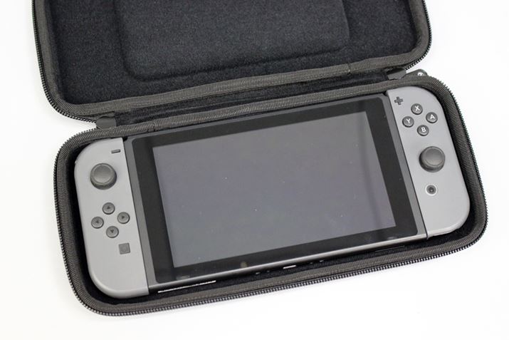 ʍ\ɂAuNintendo Switchv̒ʂƃP[X̊ԂɌԂ͂łBP[Xɂ҂Ǝ܂܂