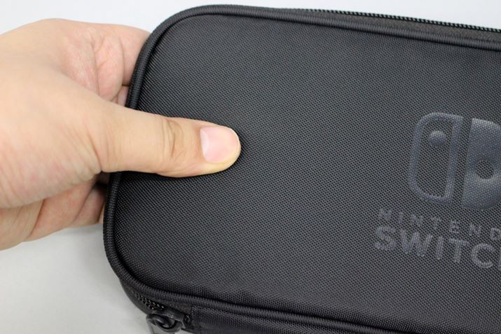 O\ʂ̓iCBłނƁAɍd^̂悤Ȃ̂Ă̂܂