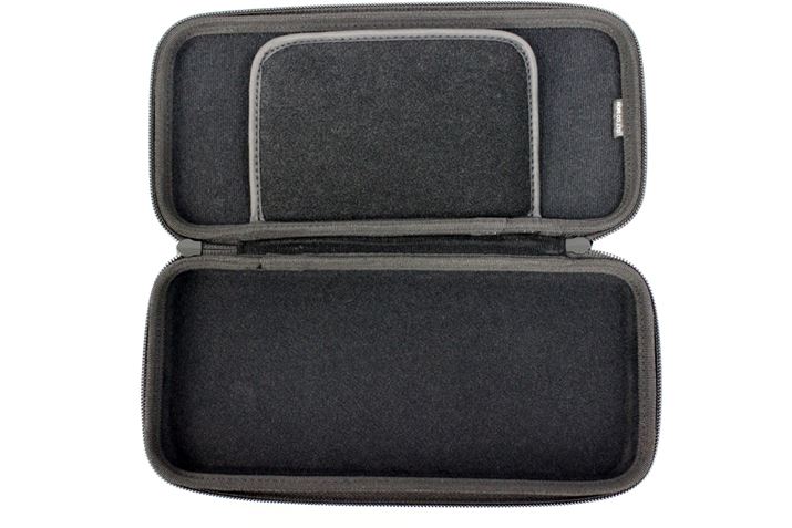 P[X͋NёfނŃXbLƂ݌vBtɐڐGZp[^[́ANbV̑fނŔɕȂĂ܂