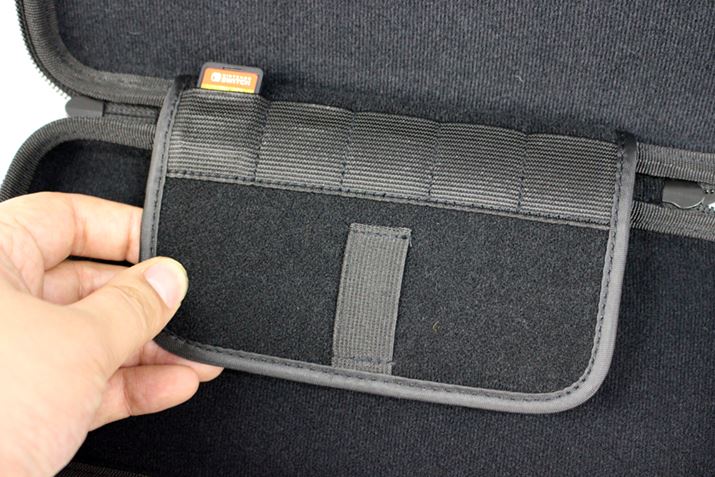 Zp[^[̗ɂ̓Q[J[h5[ł|Pbg𓋍ځB|PbgɂĂSoh̓^b`y炢Ȃ狲ݍ߂ł