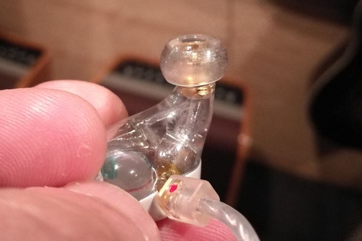 �m�Y�������ɂ͋����b�L���{�����x�����E�����ނ��g�p�B�C���[�s�[�X�́A�����̂��̂��t������