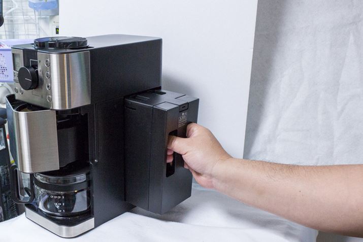 ẽZbg̓KRbƂ_Ci~bNȊ