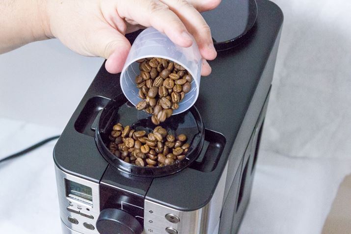 {̏㕔̃~̂ӂOāA𓊓