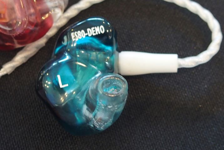 RpNgȃVF8BAhCo[𓋍ڂ