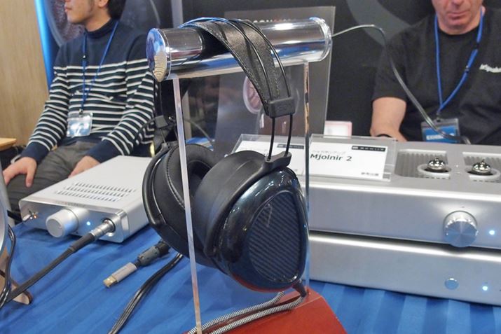 AEON FLOẂAMrSpeakers̕ʋ쓮^|[^uwbhz