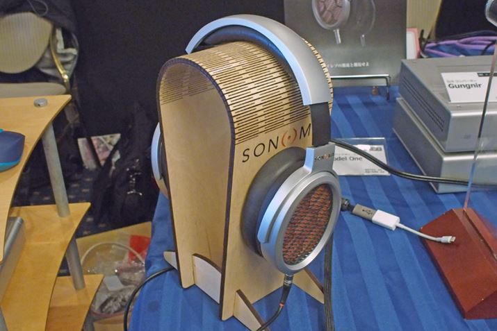 Model OneBSONOMA Acoustics肪Ód쓮^wbhzVXeŁAwbhzƐpAṽZbgł̓WJƂȂ