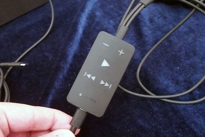 BeyerdynamicImpacto EssentialBЏ̃CC|^A