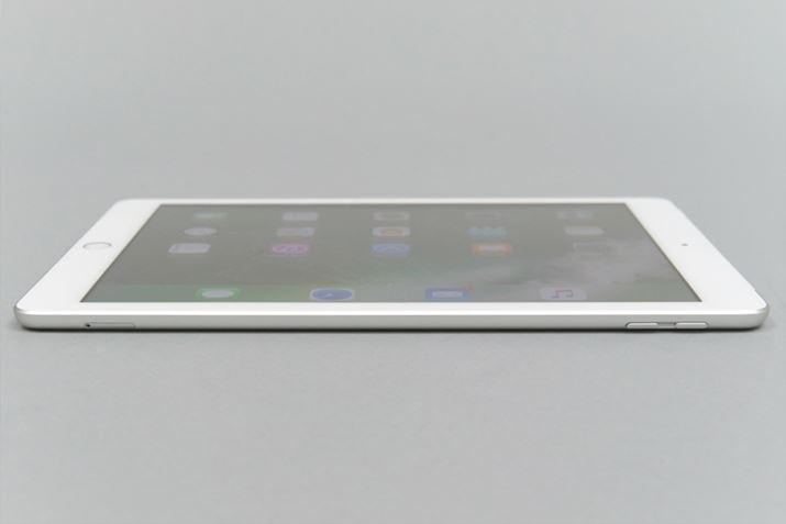 V^iPad́AiPad Air 2킸Ɍ݂ĂBł\X