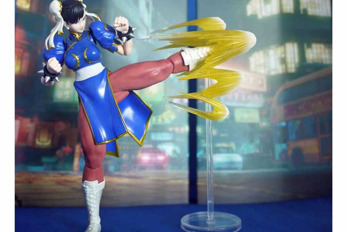 ̐ɃGtFNgp[c͂ߍ݂܂BGtFNg͐pX^ĥŁAŒł܂