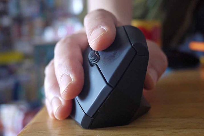 ̃}EX͎񂪉ɂȂ銴ň܂