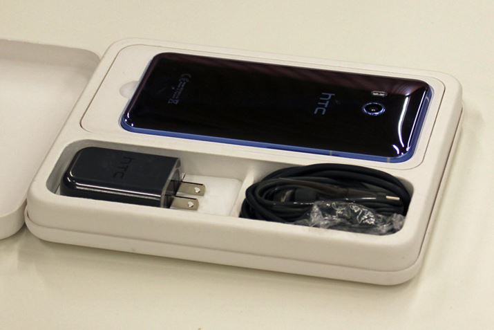 L̕ϊA_v^[̂قA[dpACA_v^[USB Type-Cp̂̂