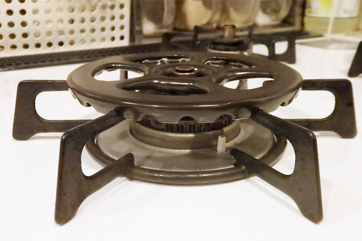 �����猩��Ɗe�a���������芚�ݍ����ČŒ肳��Ă���̂��킩��܂�