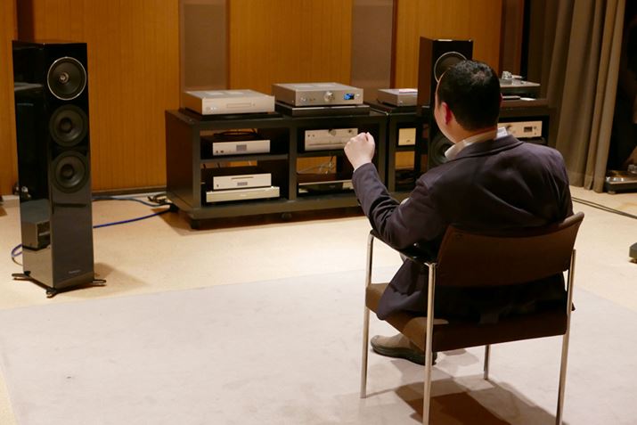 �e�N�j�N�X�������ŉ������`�F�b�N���̕M��