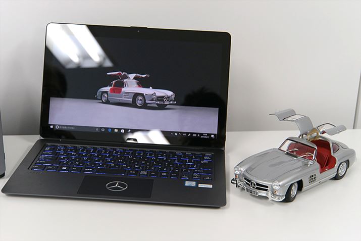 �K���E�B���O�h�A���f���u300SL�v�����`�[�t����Mercedes-Benz x VAIO Z