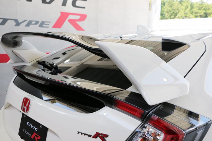 ���͂���傫�ȃ��A�E�C���O��c�ɓ��������[�o�[���A�^�C�vR�̏�