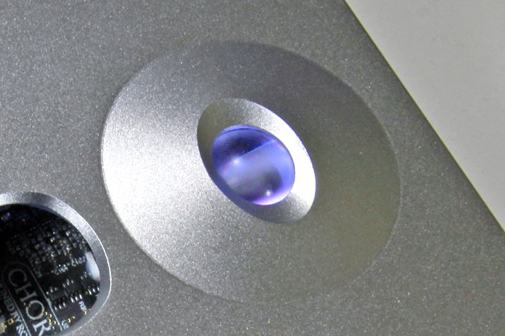 Hugo 2̃{[_CB{[̃{^̎肪␷オfUCƂȂĂ