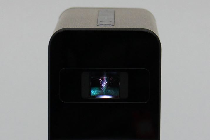 {@̃vWFN^[́AuLife Space UXvƋʁBÕe[uǂȂǂɉffo