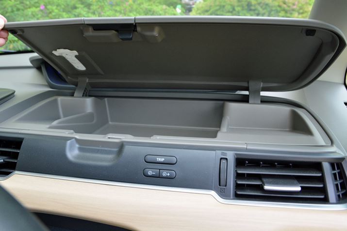 _bV{[h́Anhƃ[^[̊Ԃ̃Xy[Xɂ܂Ŏ[pӂĂ