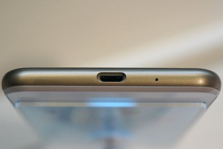 ʂɂ́Af[^][dɎgLbvXmicroUSB|[g