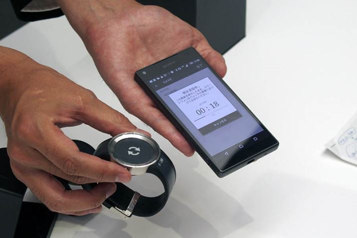 X}[gtHƂ̘AgɂBluetooth 4.1 LEgpB]1قǂŊ