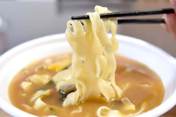 ˂́A{̂قƂ̂悤Ƀ``B݂dẴX[v́A肵tł